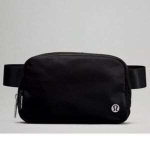 Lululemon Everywhere Belt Bag Black